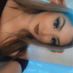 Meet your Posher, Yesenia